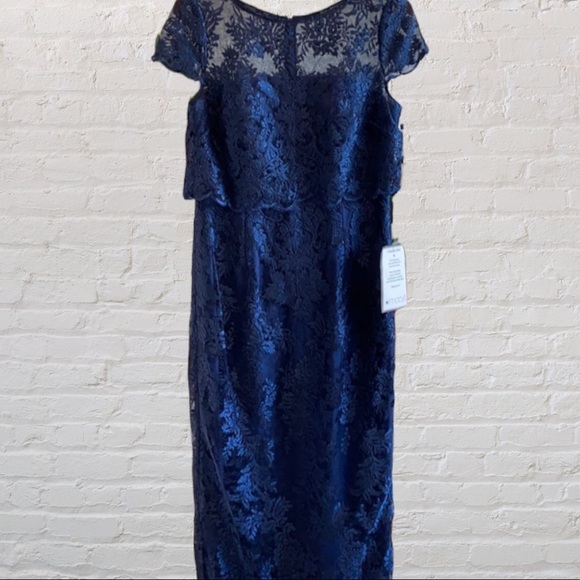 Adrianna Papell Metallic Lace Column Gown - Picture 4 of 7